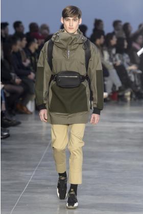 2018秋冬《Cerruti》男装巴黎时装周走秀高清图片