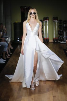 2018-2019秋冬《Alyne by Rita Vinieri》女装婚纱走秀图集