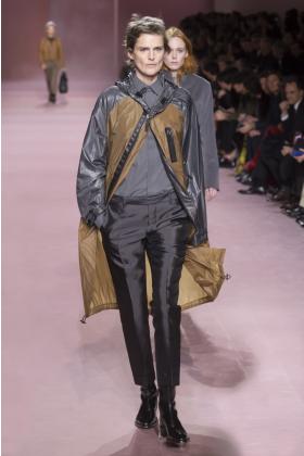 2018秋冬《Berluti》男装巴黎时装周走秀高清图片