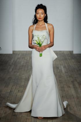 2018-2019秋冬《Allison Webb》女装婚纱走秀图集