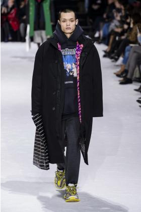 2018秋冬《Balenciaga》男装巴黎时装周走秀高清图片