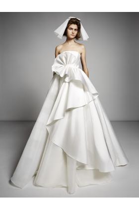 2019秋冬纽约《Viklor&Rolf Mariage》婚纱礼服发布会