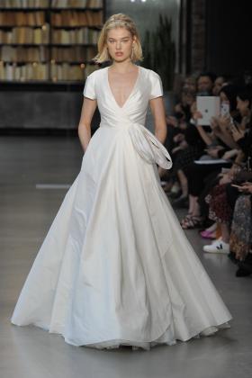2019秋冬纽约《Amsale》婚纱礼服发布会