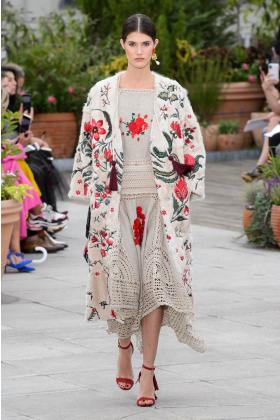 2019春夏纽约《oscar-de-la-renta》女装发布会