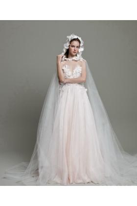 2019秋冬纽约《Dalaarna》婚纱礼服发布会