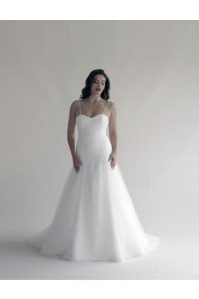 2019秋冬纽约《Catherine Kowalski》婚纱礼服发布会