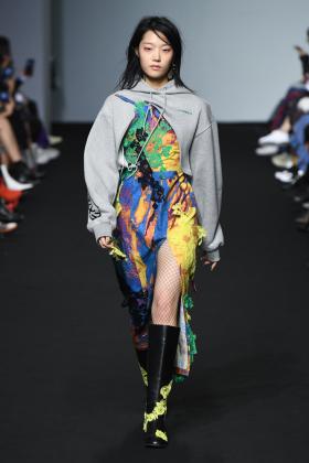 2019春夏首尔《R.SHEMISTE》女装发布会