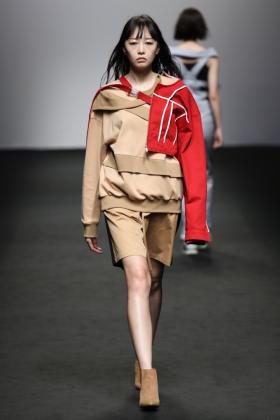 2019春夏首尔《DOZOH》女装发布会