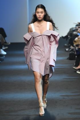 2019春夏首尔《Kumann YOO HYE JIN》女装发布会