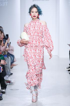 2019春夏首尔《Setsetset》女装发布会