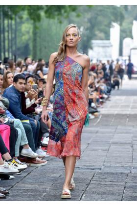 2019春夏斯洛文尼亚《Pineda Covalin》女装发布会