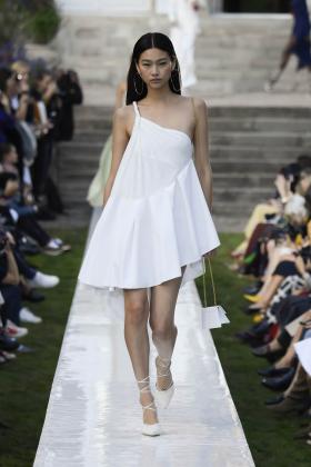 2019春夏巴黎《jacquemus》女装发布会