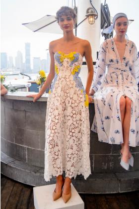 2019春夏纽约《lela-rose》女装发布会