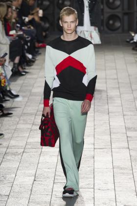 2018春夏《Versus》男装伦敦时装周走秀高清图片