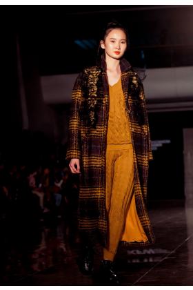 2019春夏白俄罗斯《Aida Kaumenova》女装发布会