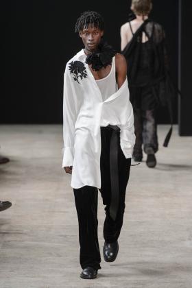 2018春夏《Ann-demeulemeester》男装巴黎时装周走秀高清图片
