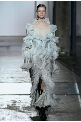 2019春夏北京《M essential》女装发布会