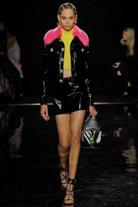 2019早秋纽约《versace》女装发布会