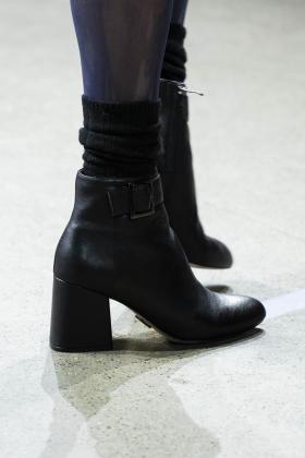 2019-2020季度女装全球时装周品牌袜子新款发布