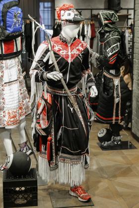 2018春夏《Jahnkoy》男装纽约时装周走秀高清图片