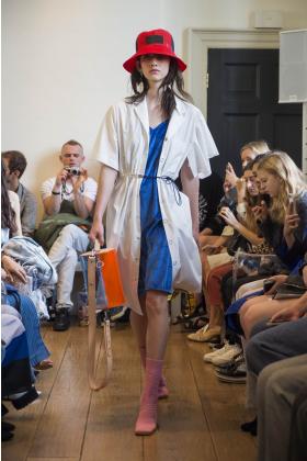  2019春夏伦敦《jamie-wei-huang》女装发布会