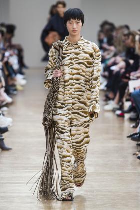 2019春夏伦敦《ports-1961》女装发布会