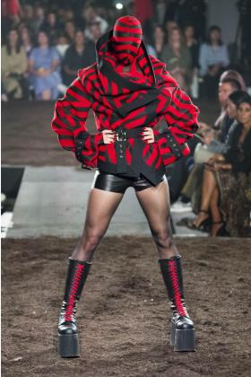 2019春夏伦敦《gareth-pugh》女装发布会