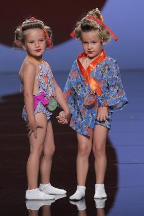 2019春夏大加纳利岛《Mimenina》内衣泳装发布会