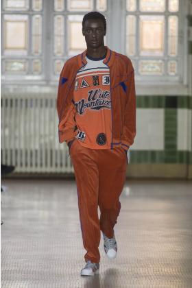 2018春夏《white  mountaineering》男装巴黎时装周走秀高清图片