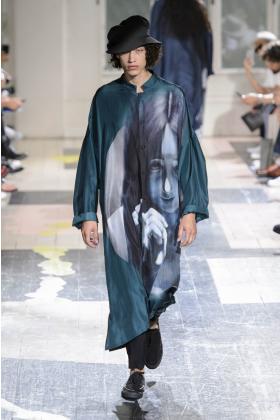 2018春夏《yohji  yamamoto》男装巴黎时装周走秀高清图片