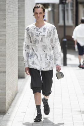 2020春夏伦敦Chalayan男装发布会