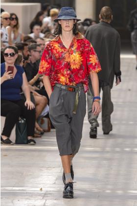 2018春夏《louis vuitton》男装巴黎时装周走秀高清图片
