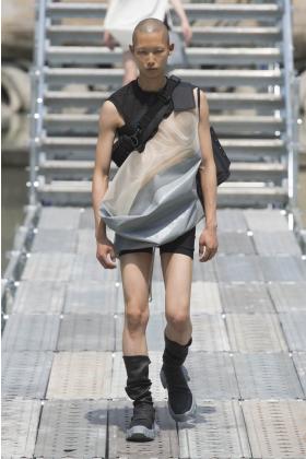 2018春夏《rick owens》男装巴黎时装周走秀高清图片