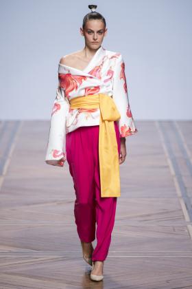 2019春夏巴黎《valentin-yudashkin》女装发布会