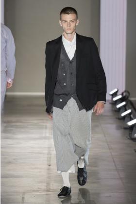 2018春夏《Sulvam》男装米兰时装周走秀高清图片