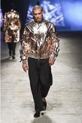 2018春夏《Yoshio kubo》男装米兰时装周走秀高清图片