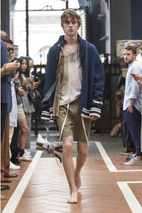 2018春夏《Federico curradi》男装米兰时装周走秀高清图片