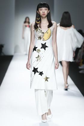 2019春夏上海《Xunruo》女装发布