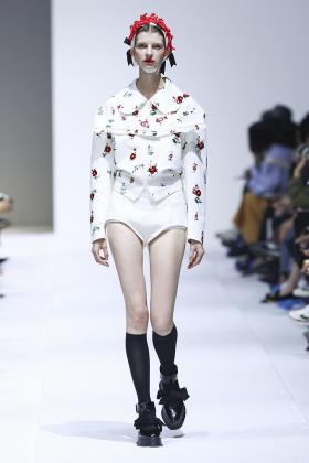 2019春夏上海《Shushu Tong》女装发布