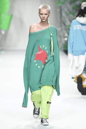 2019春夏上海《Inxx》女装发布