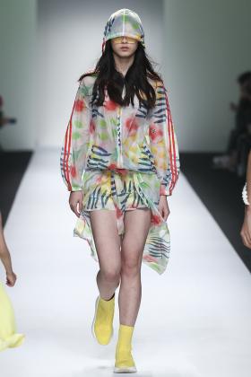 2019春夏上海《W.Rong》女装发布
