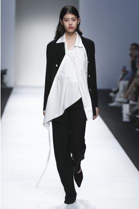 2019春夏上海《Roderic  Wong》女装发布