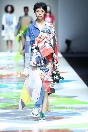 2019春夏上海《Reclothing  Bank》女装发布