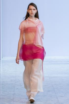 2019春夏上海《Swaying》女装发布