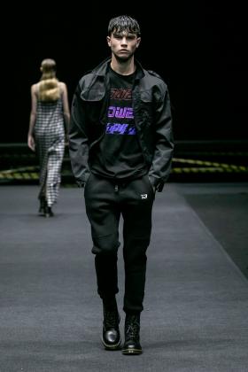 2019春夏莫斯科《Artem Krivda》男装发布会